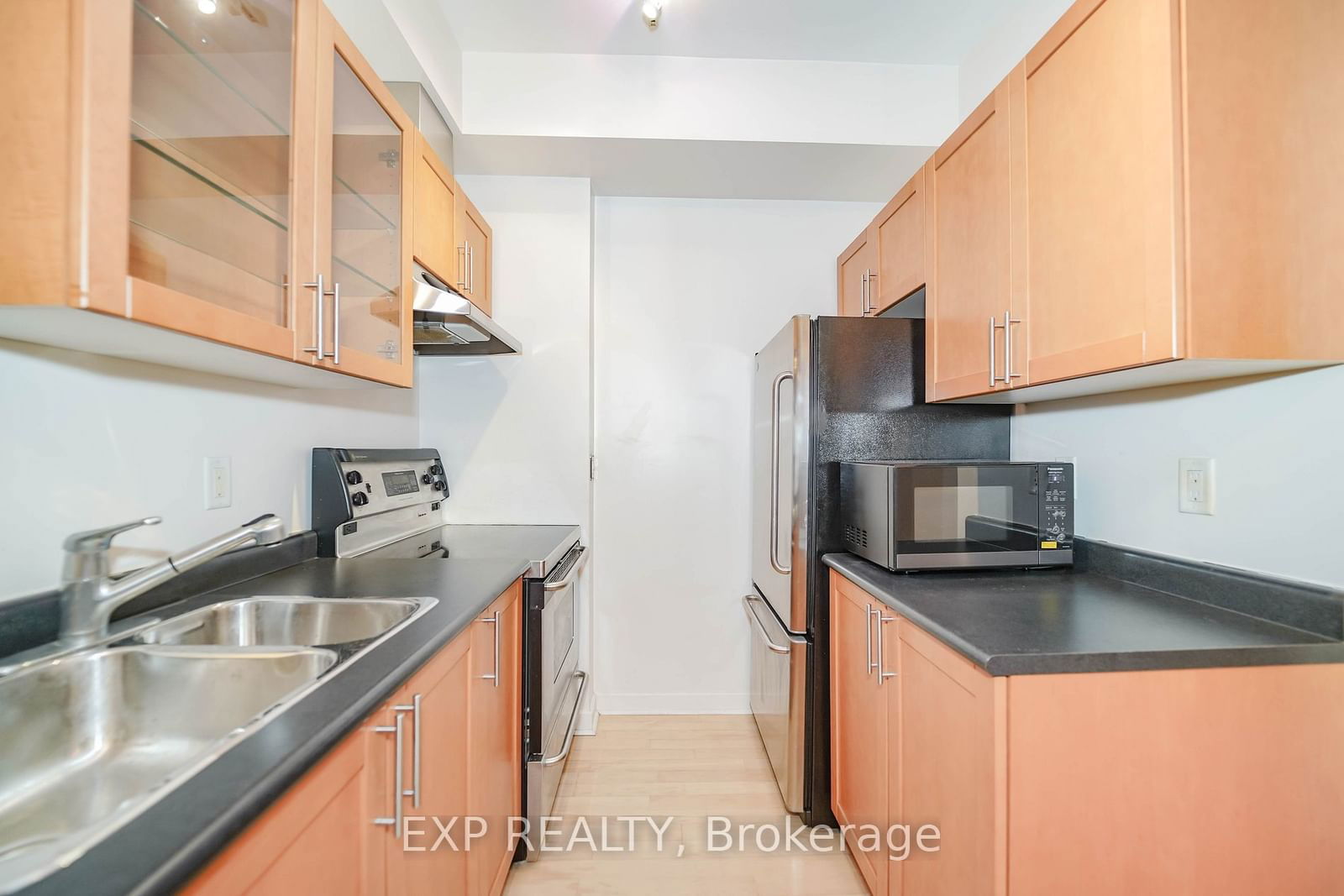 438 Richmond St W, unit 1108 for sale