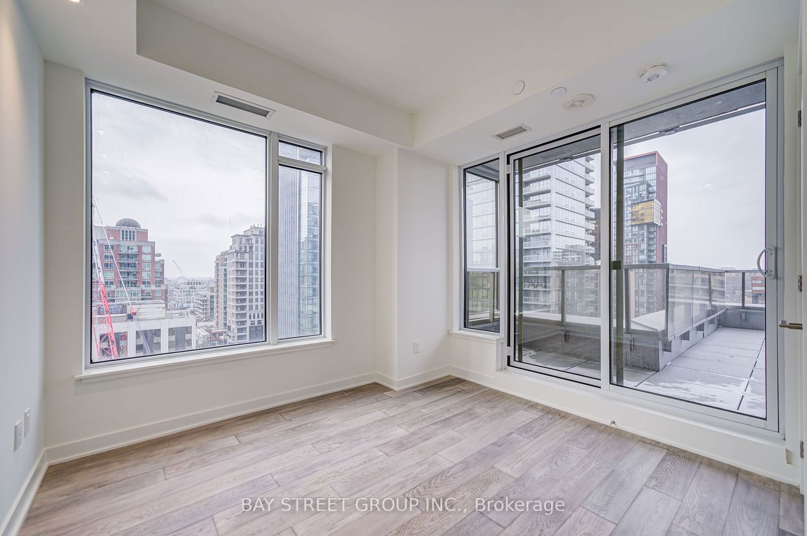 11 Yorkville Ave, unit 1003 for rent