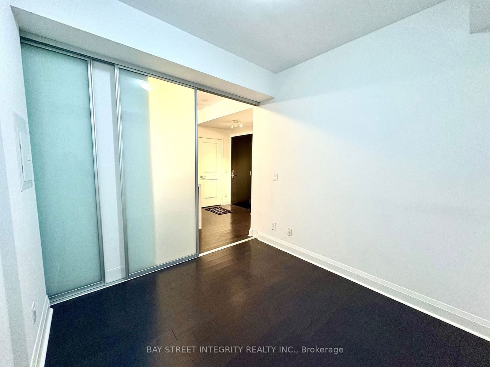 1080 Bay St, unit 2906 for rent