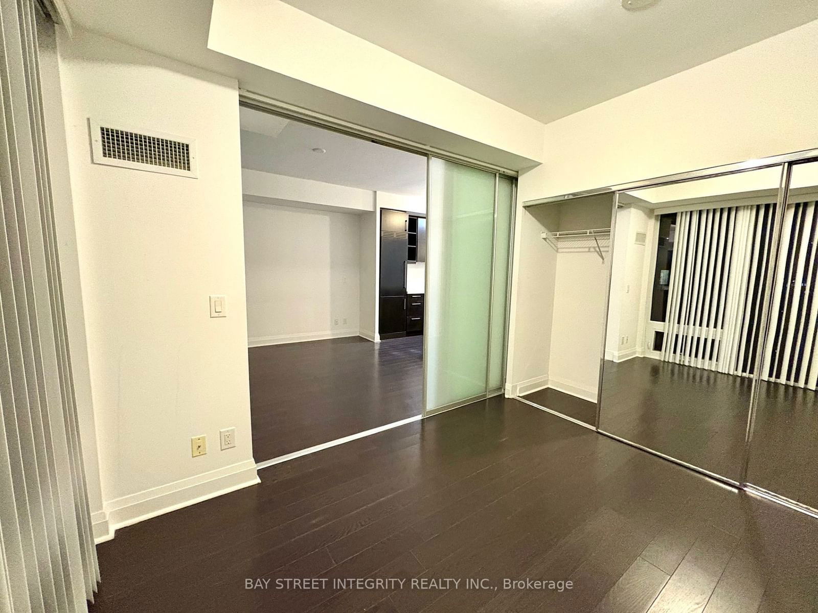 1080 Bay St, unit 2906 for rent