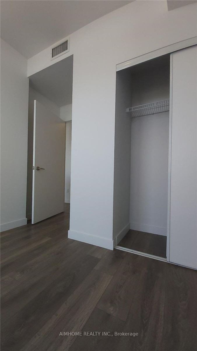 8 Eglinton Ave E, unit 3111 for rent