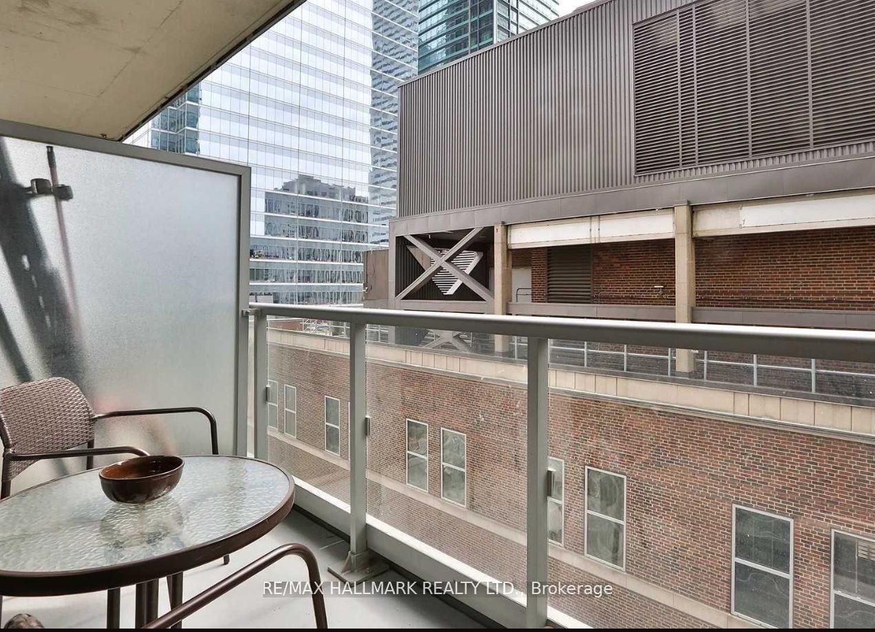 70 Temperance St, unit 2207 for rent