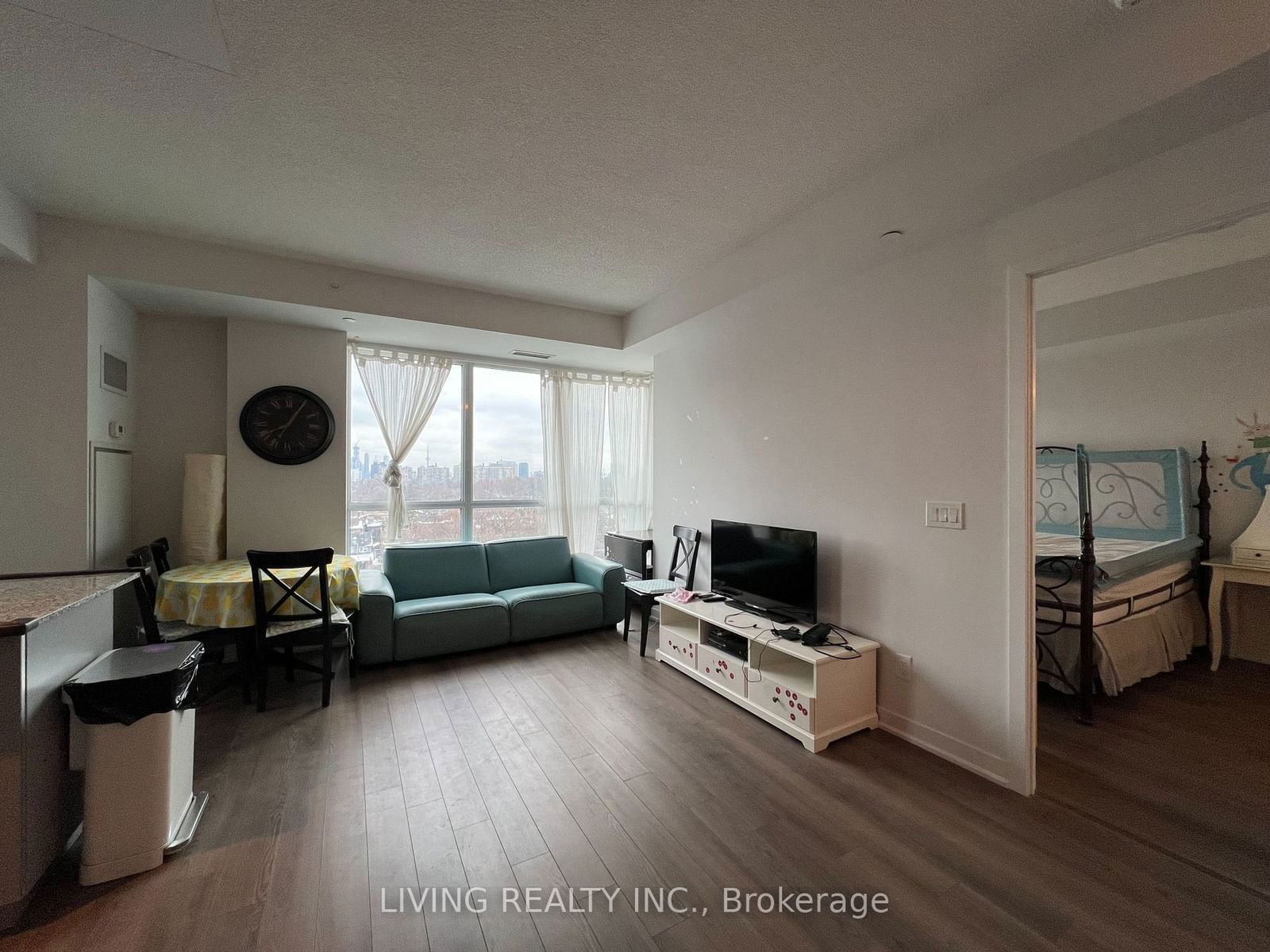 60 Berwick Ave, unit 802 for rent