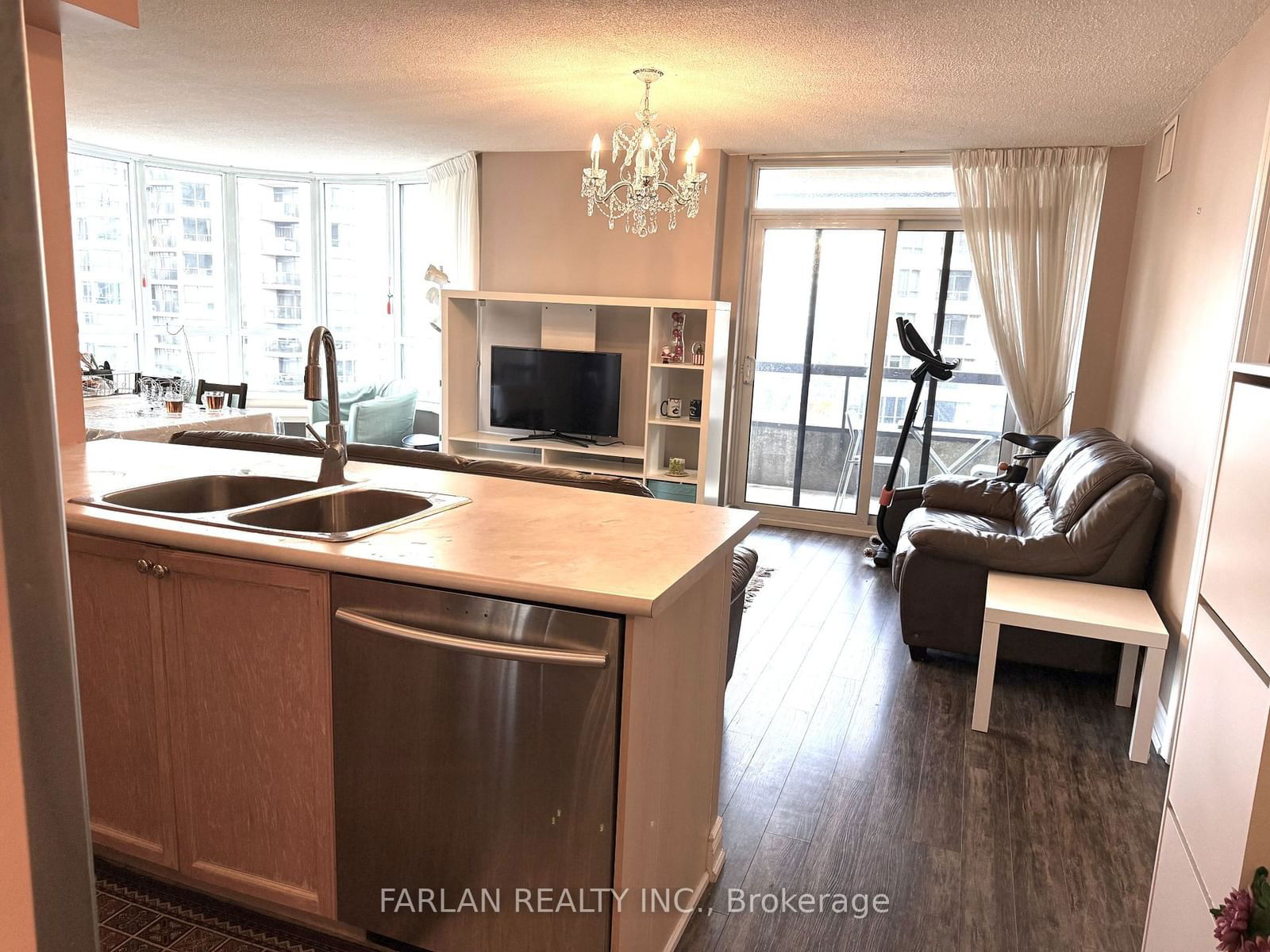 5 Northtown Way, unit 2006 for rent