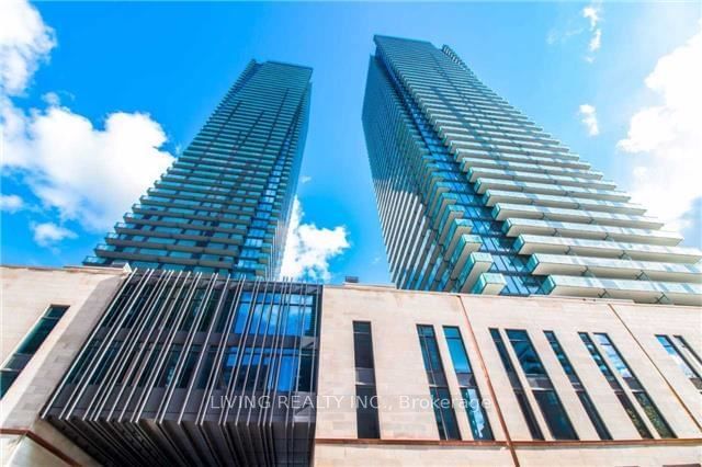 1080 Bay St, unit PH7 for rent