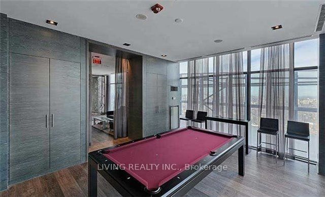 1080 Bay St, unit PH7 for rent