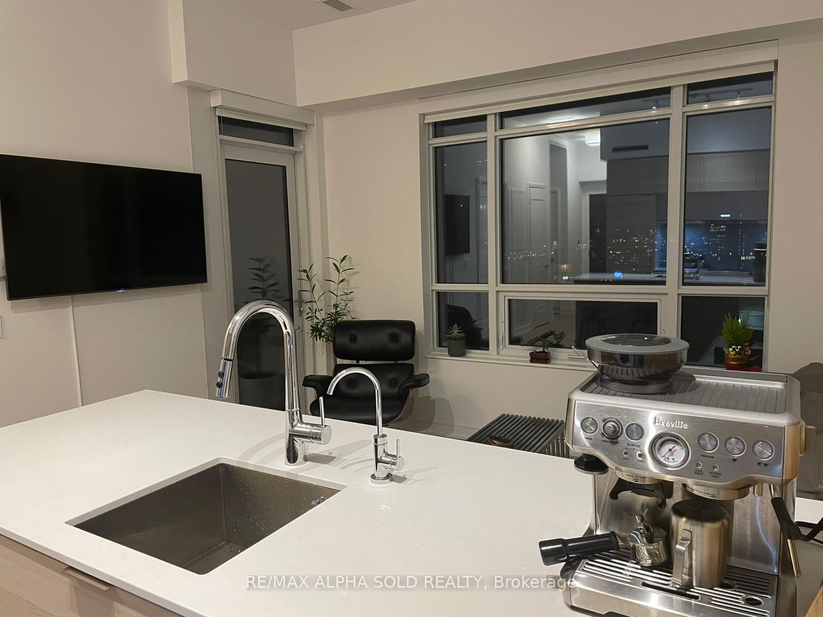 88 Scott St, unit 2105 for rent