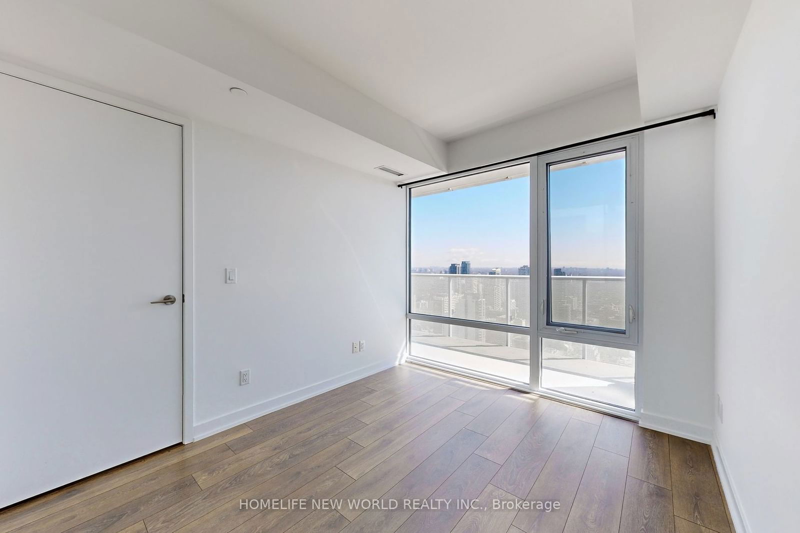 501 Yonge St, unit 4207 for sale