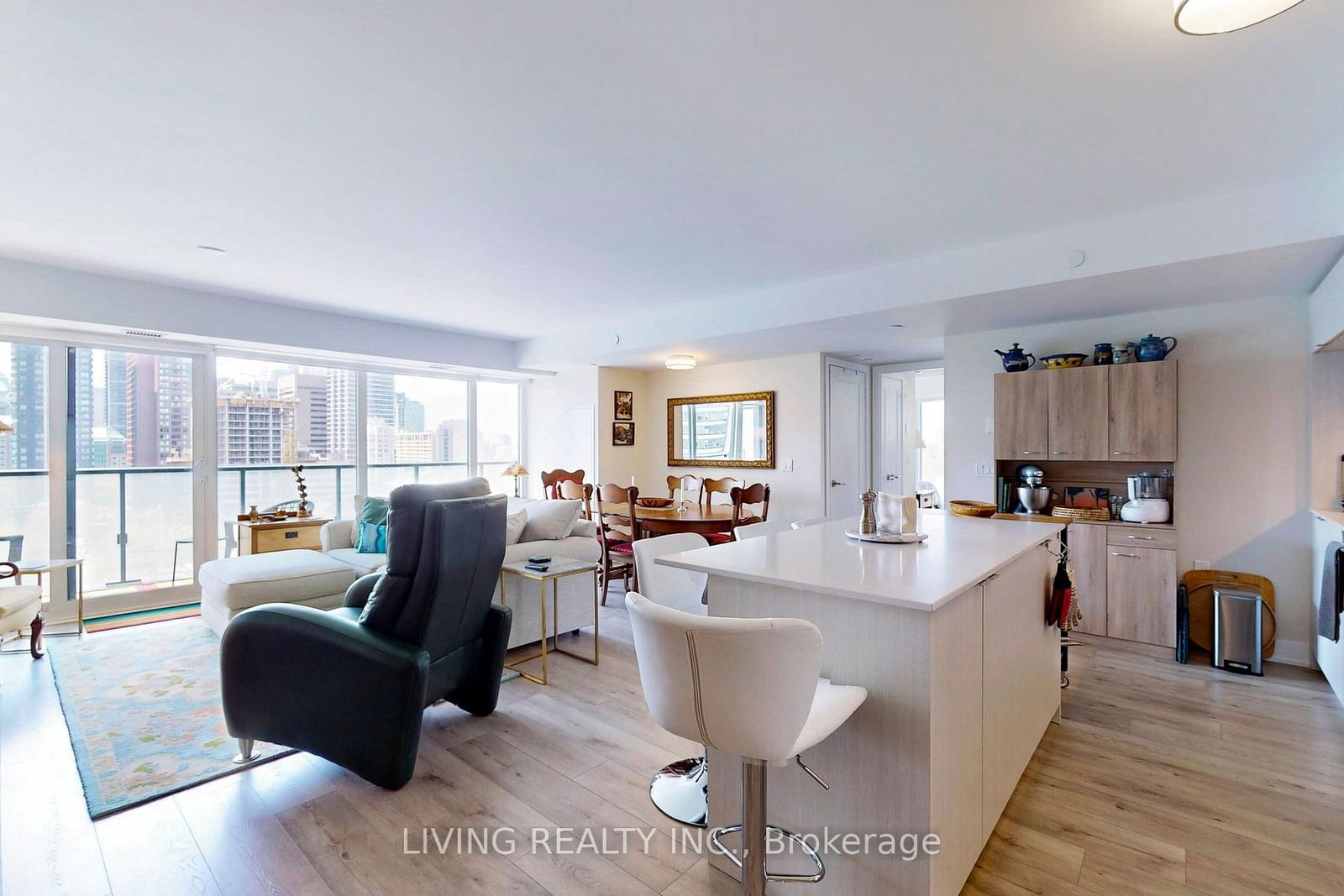 575 Bloor St E, unit 1202 for sale