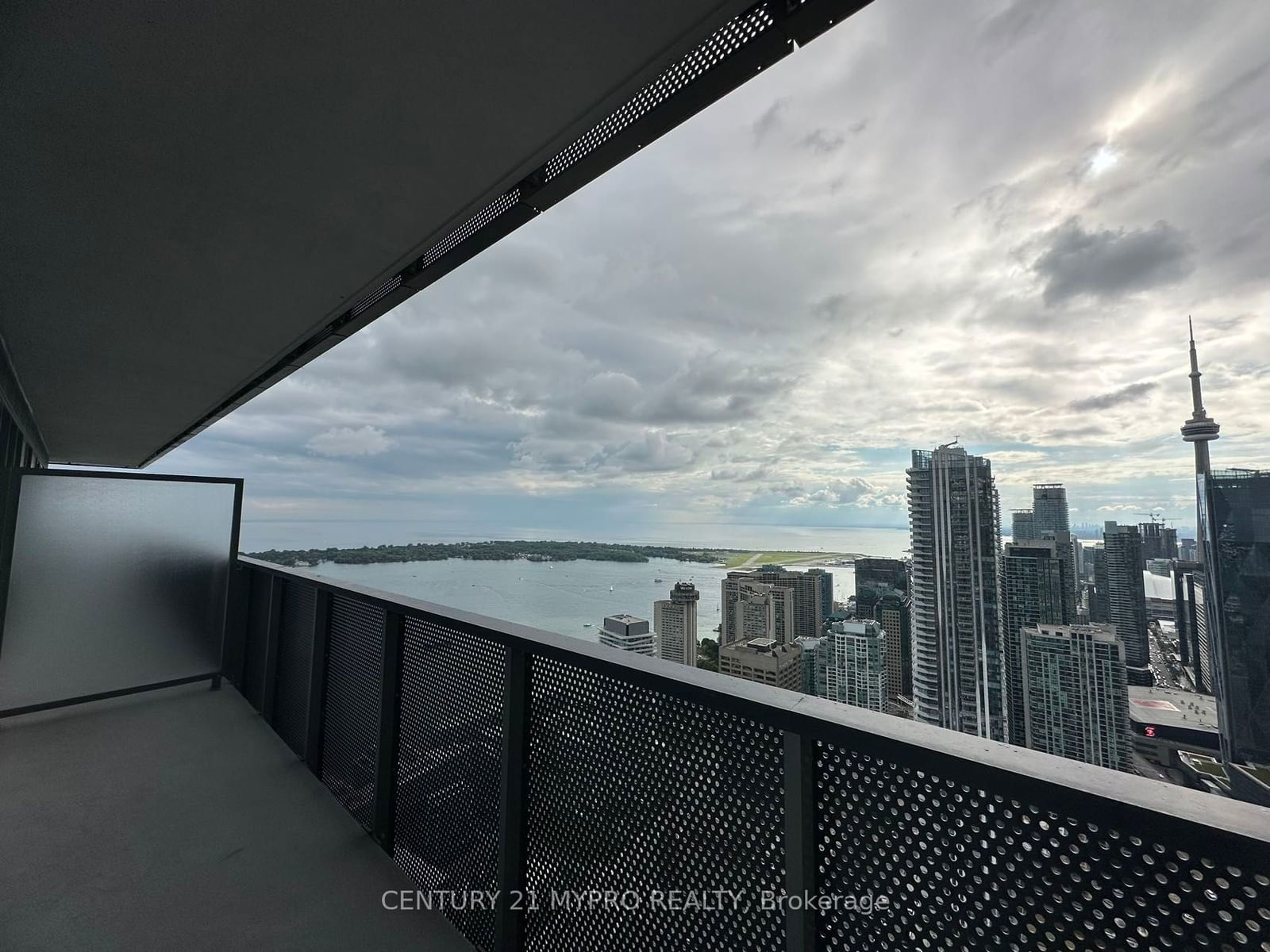 138 Downes St, unit 6710 for rent