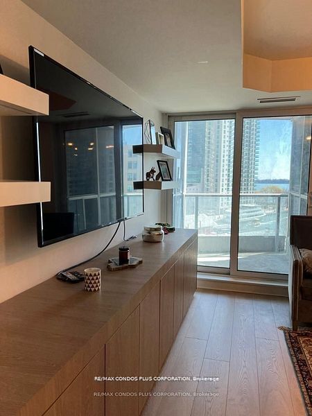 208 Queens Quay W, unit 603 for rent