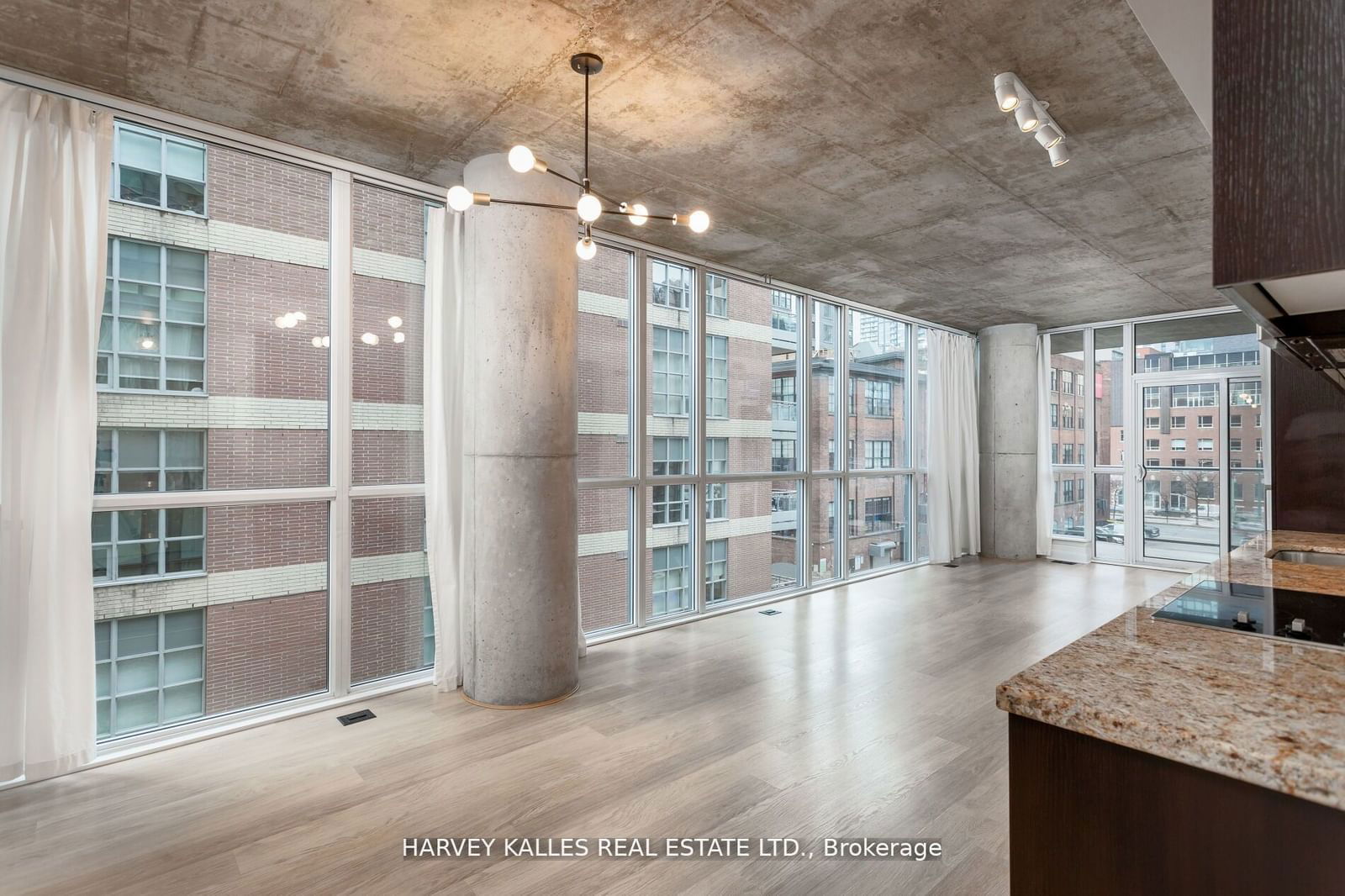 478 King St W, unit 301 for sale