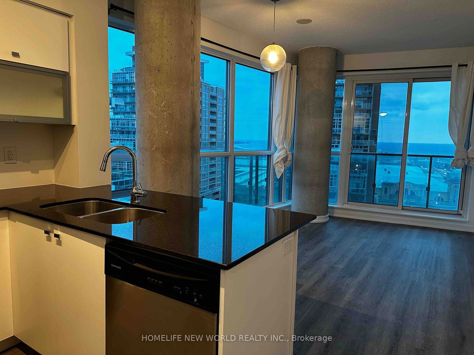 150 East Liberty St, unit 1606 for rent