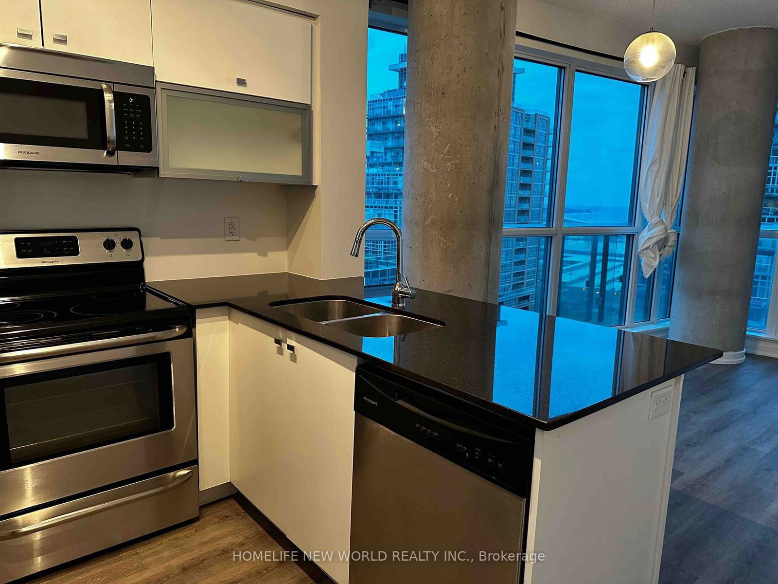 150 East Liberty St, unit 1606 for rent