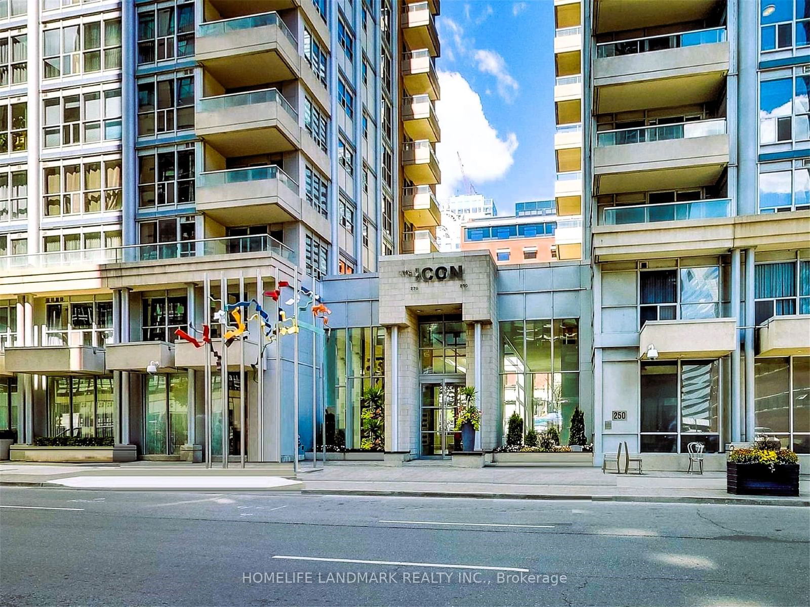 270 Wellington St W, unit 702 for rent