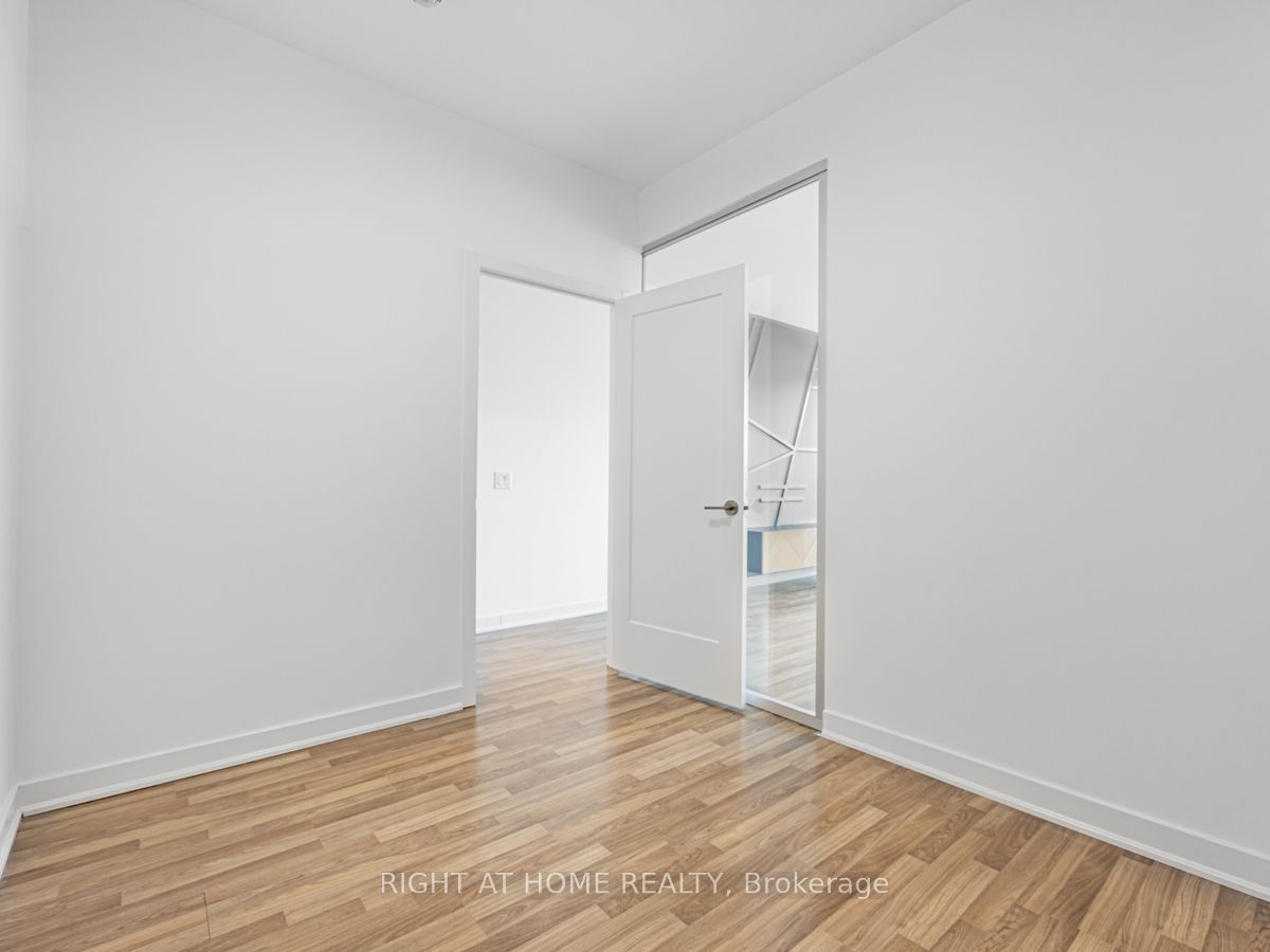 120 Parliament St, unit 413 for rent