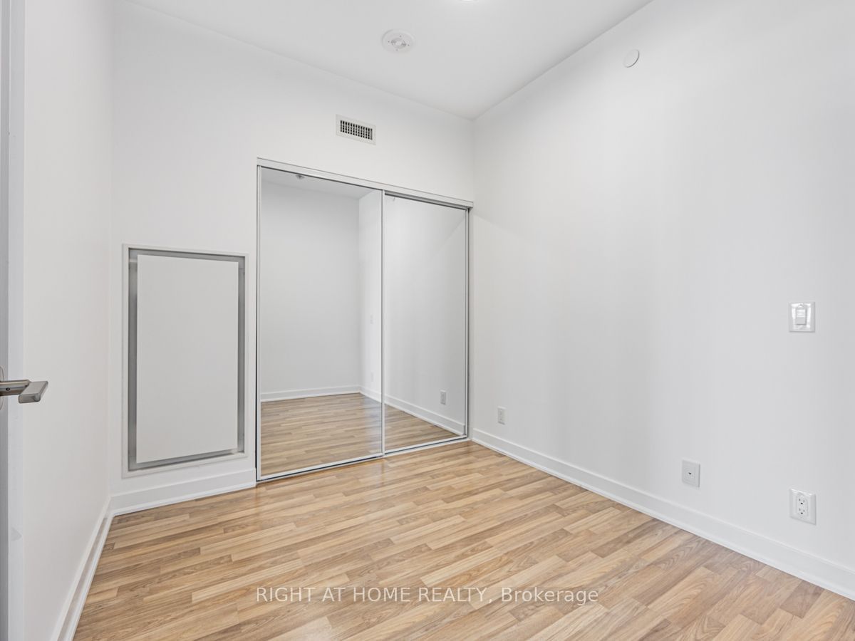 120 Parliament St, unit 413 for rent