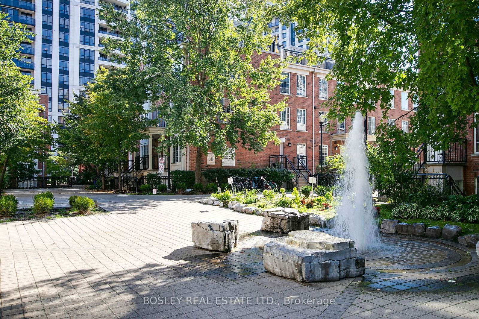 Everson Drive Townhomes, North York, Toronto