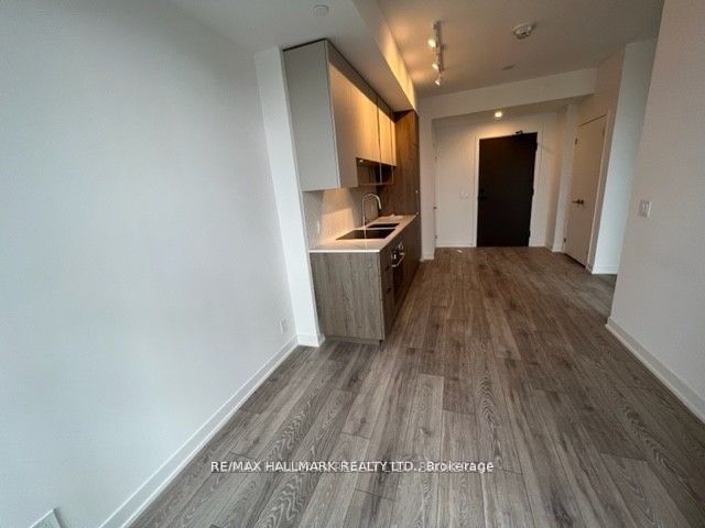 15 Holmes Ave, unit 2705 for rent