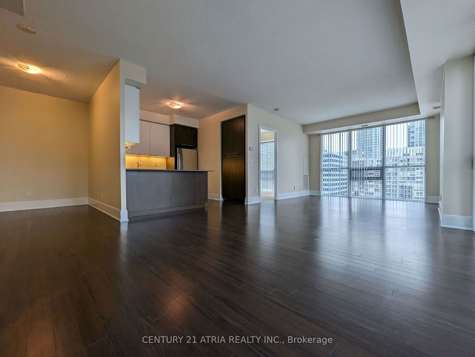 25 Broadway Ave, unit 702 for rent