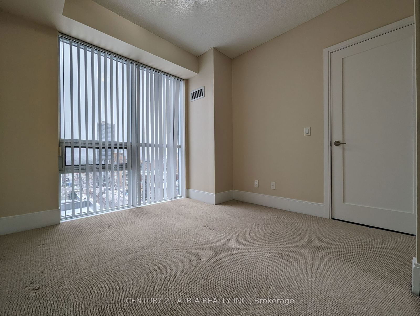 25 Broadway Ave, unit 702 for rent