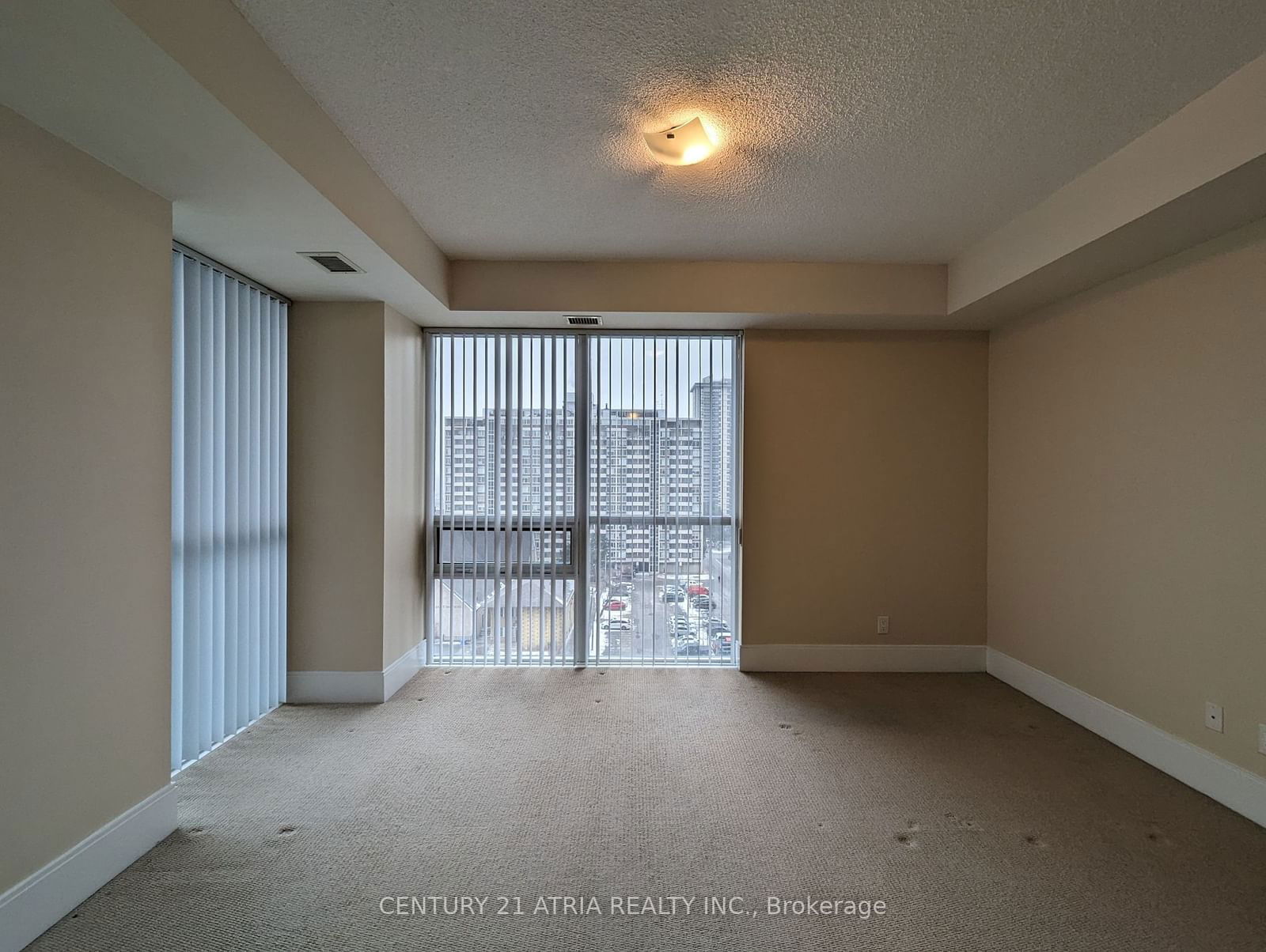 25 Broadway Ave, unit 702 for rent