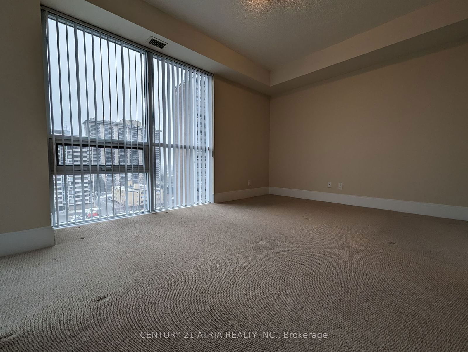 25 Broadway Ave, unit 702 for rent