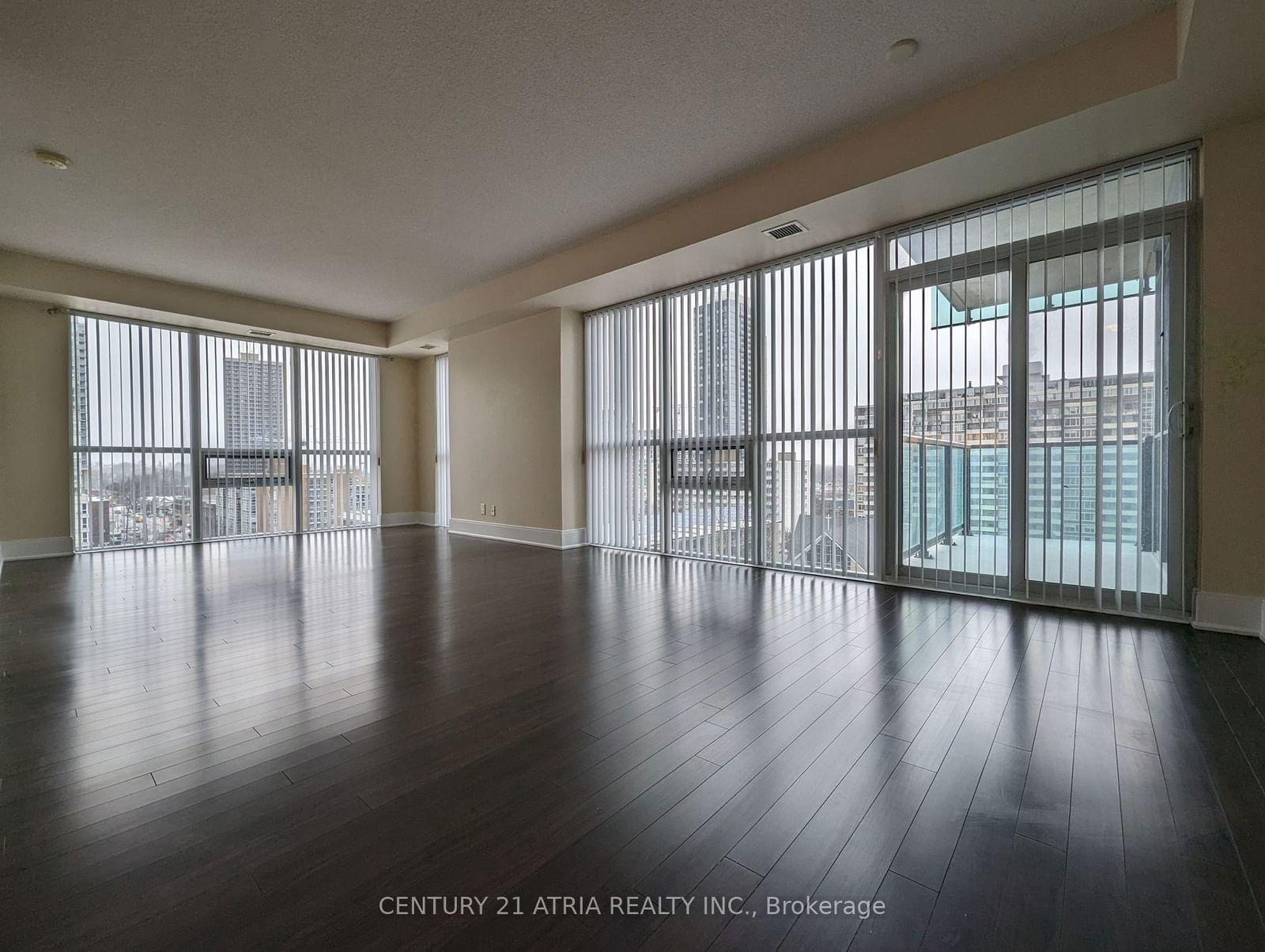 25 Broadway Ave, unit 702 for rent