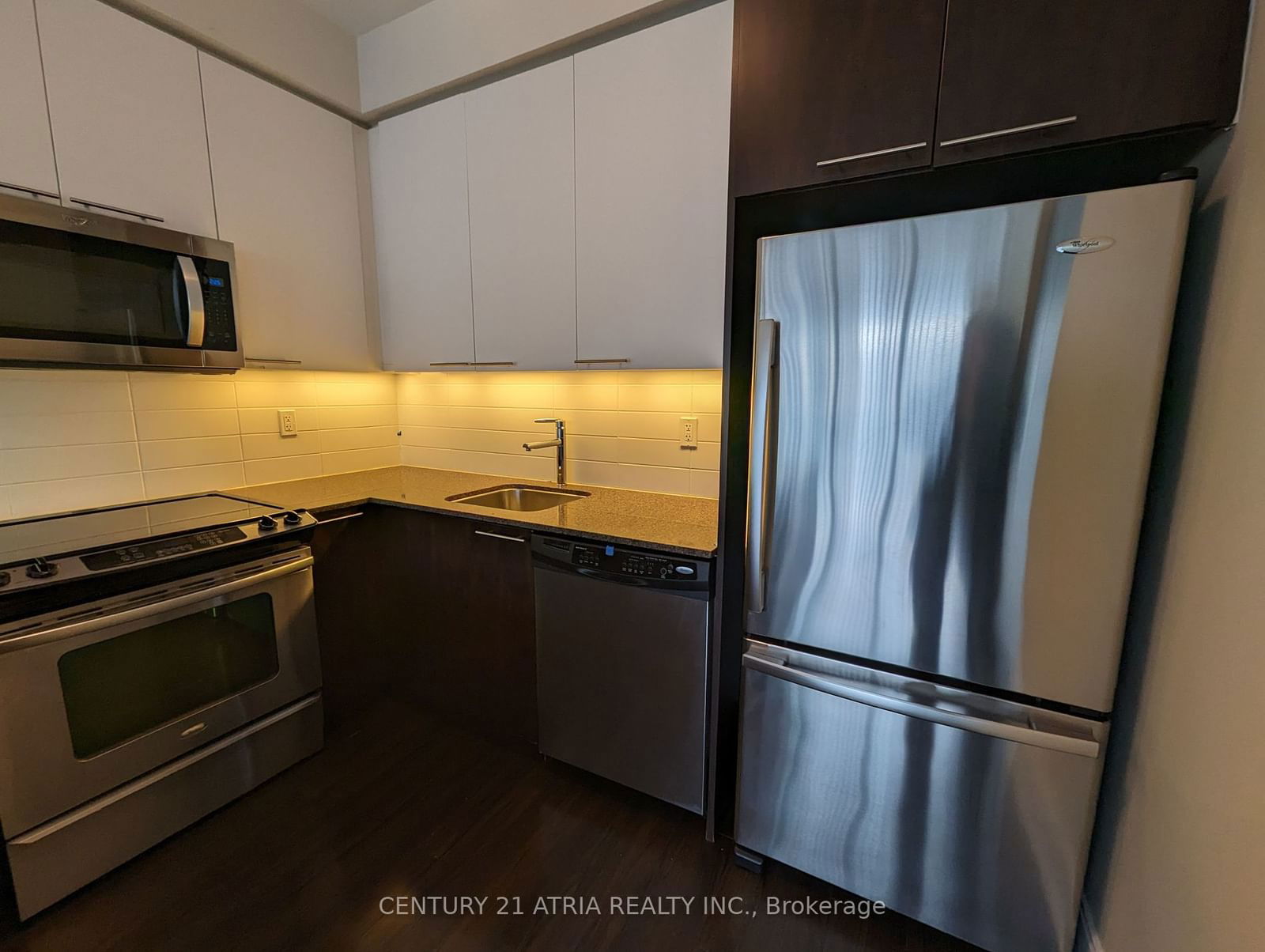 25 Broadway Ave, unit 702 for rent