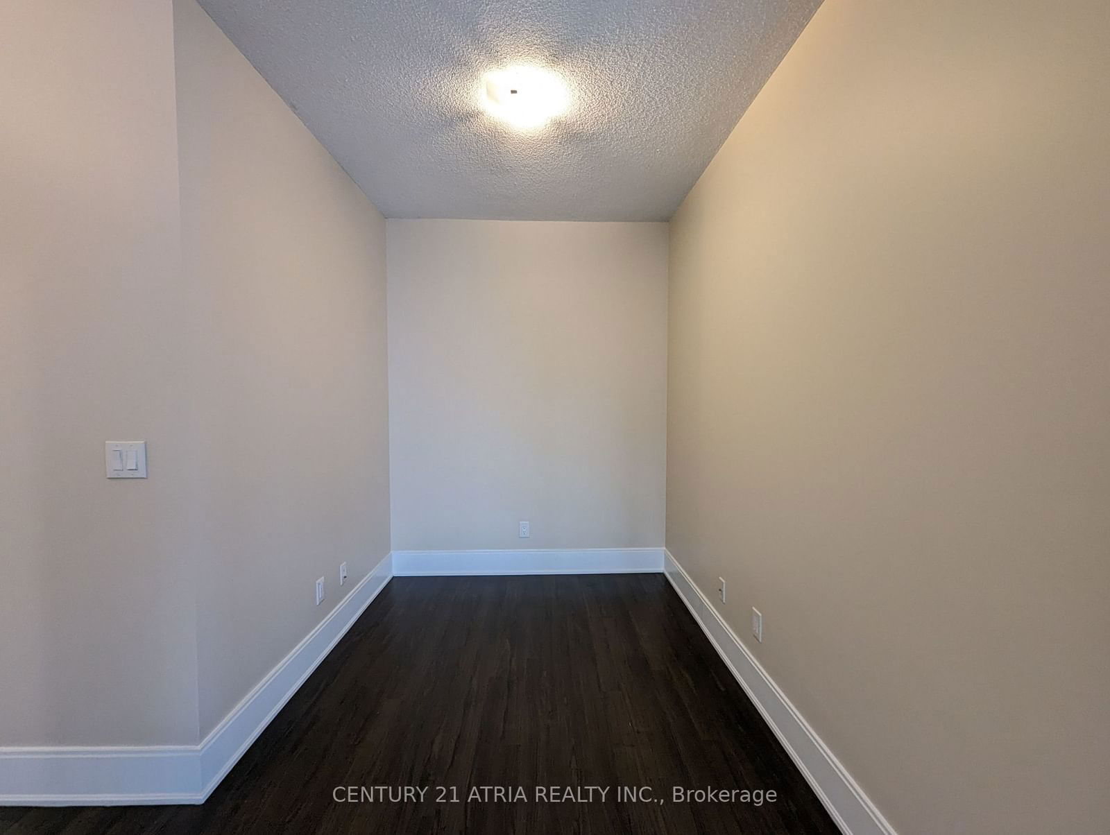 25 Broadway Ave, unit 702 for rent