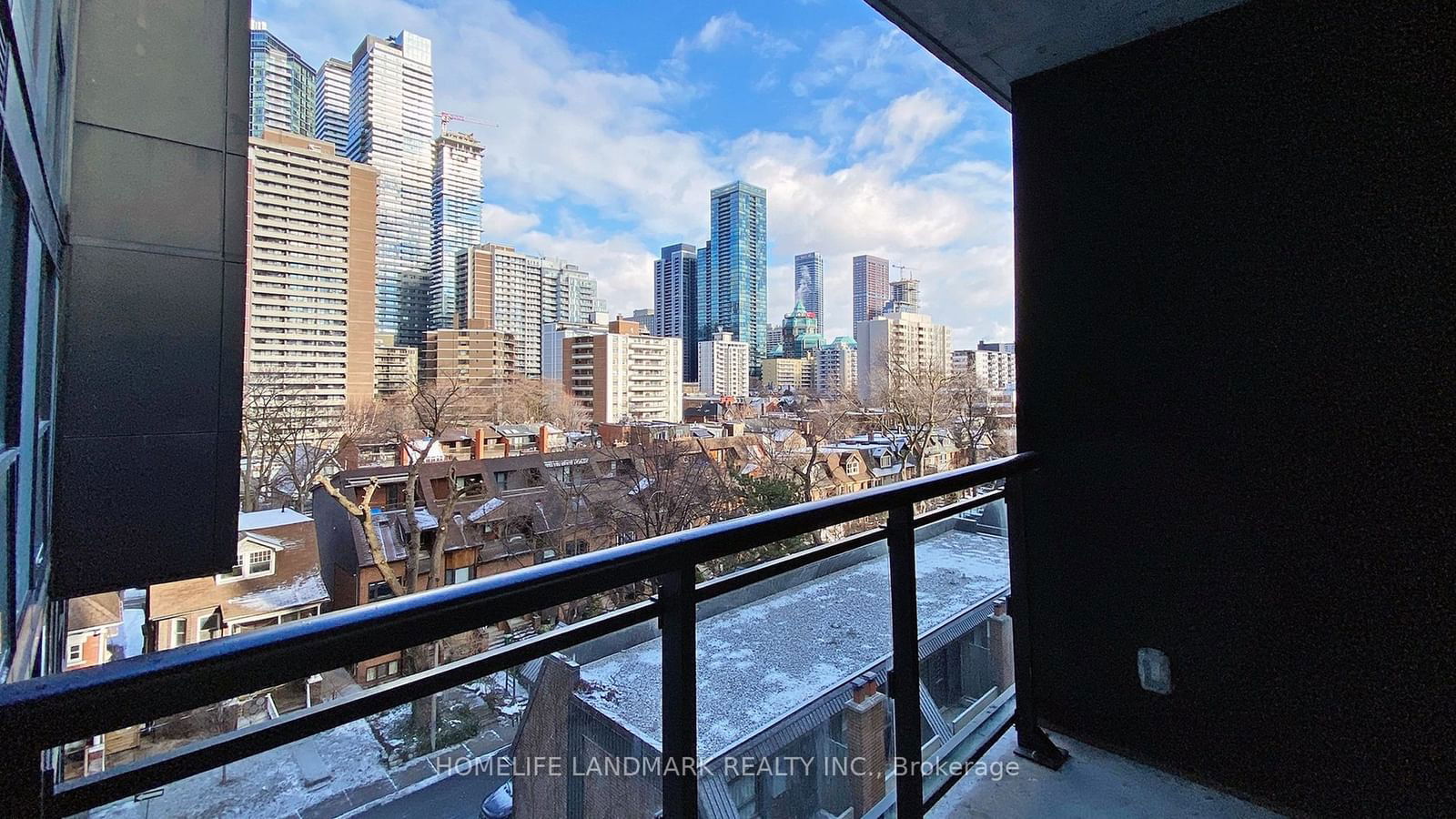 17 Dundonald St, unit 607 for sale