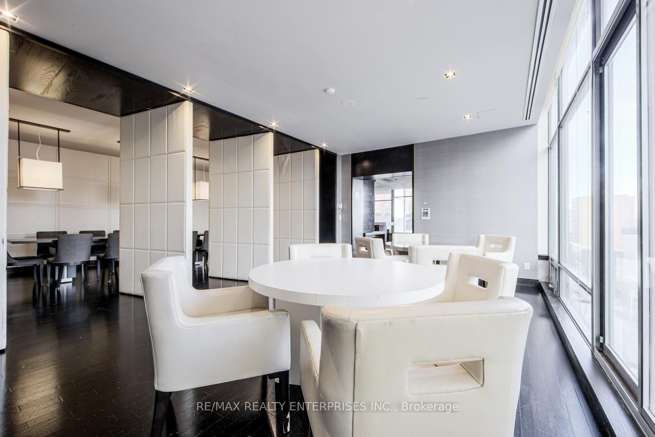 18 Yorkville Ave, unit 315 for sale