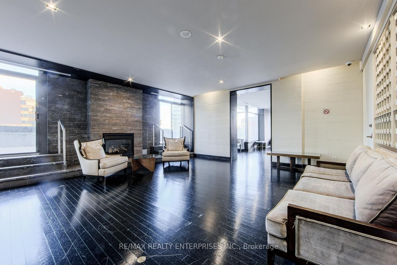 18 Yorkville Ave, unit 315 for sale