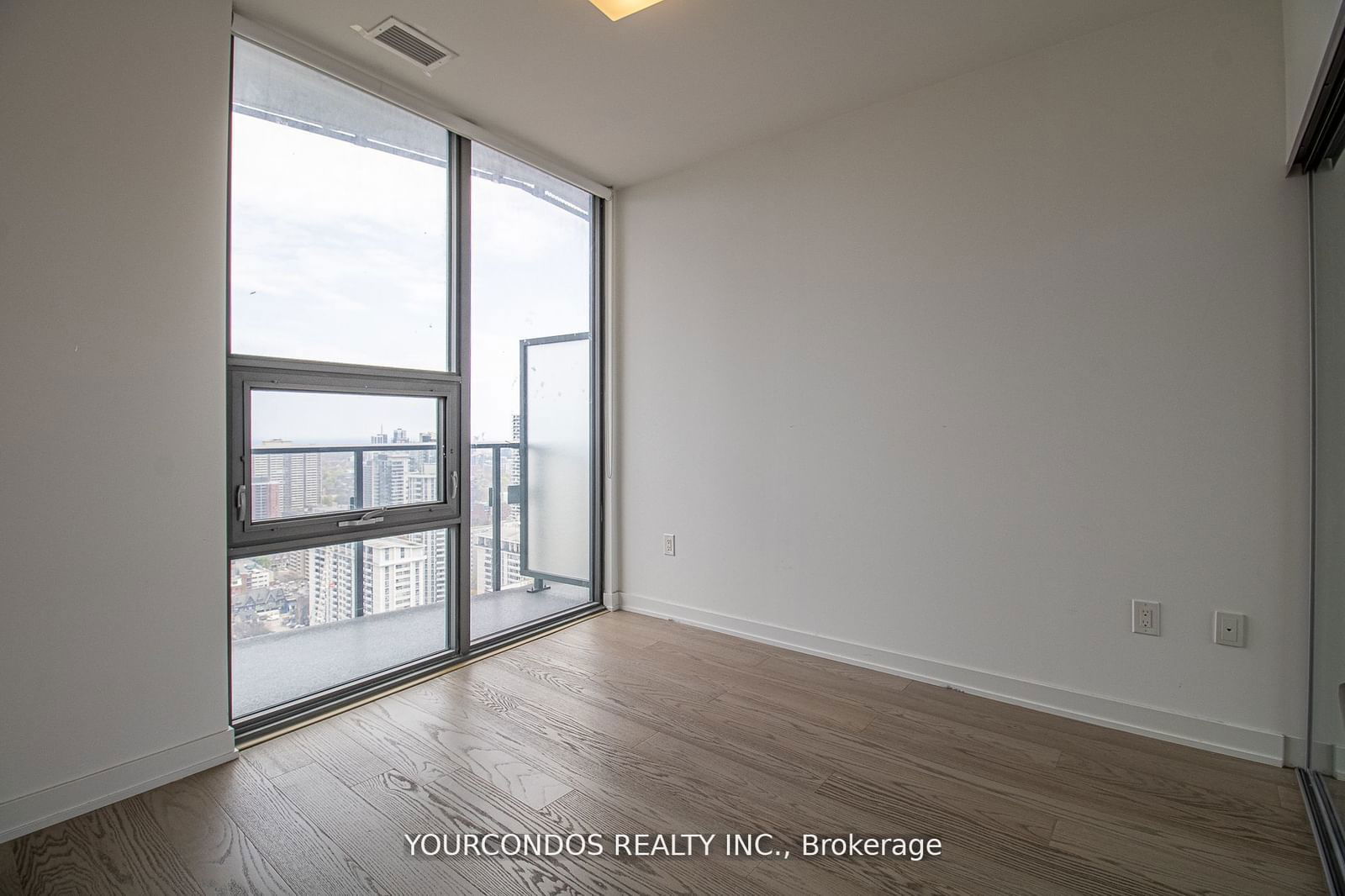 11 Wellesley St W, unit 3013 for sale