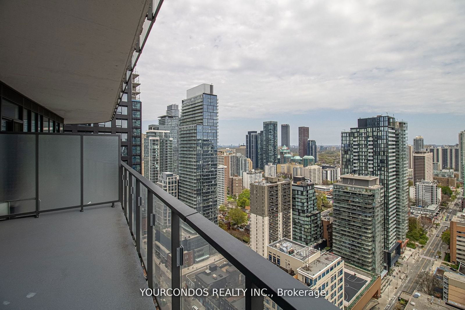 11 Wellesley St W, unit 3013 for sale