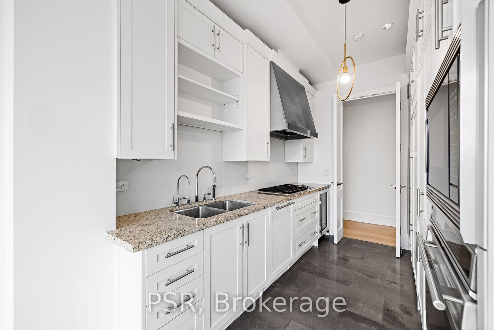 183 Wellington St W, unit 3102 for rent