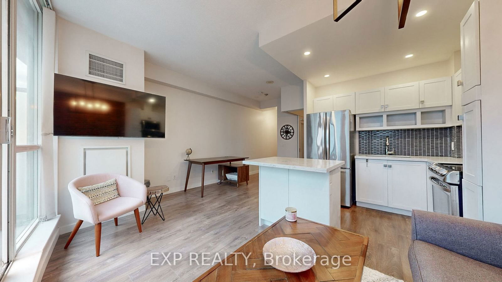 8 York St, unit 2404 for rent