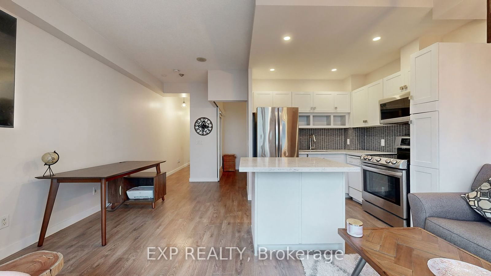 8 York St, unit 2404 for rent