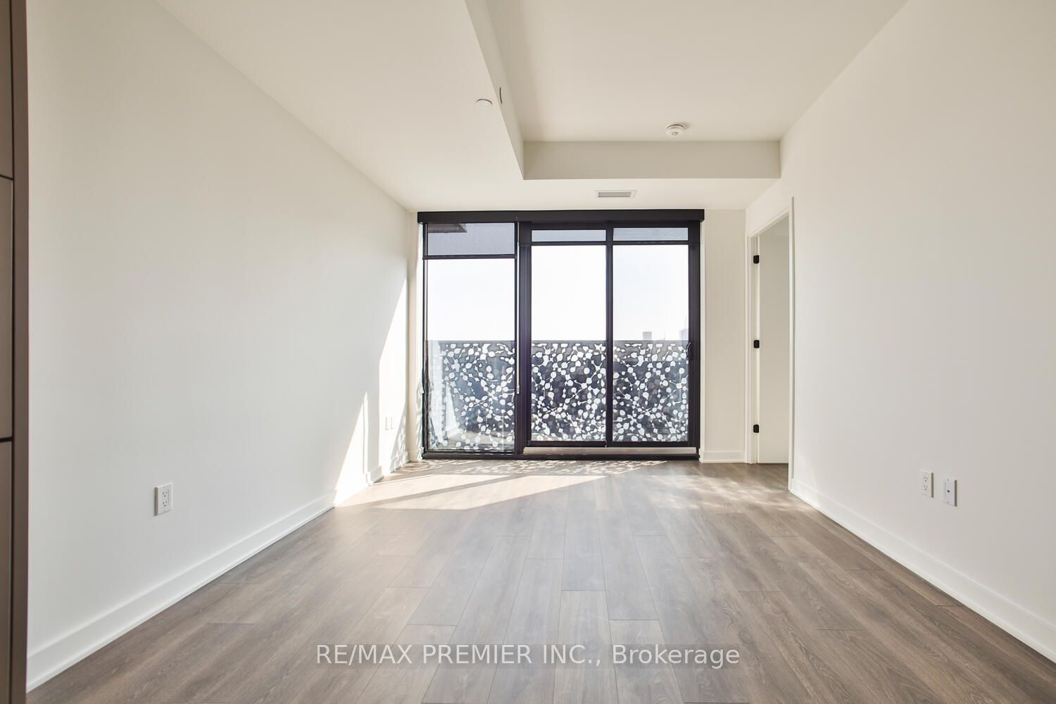 55 Charles St E, unit 4404 for rent