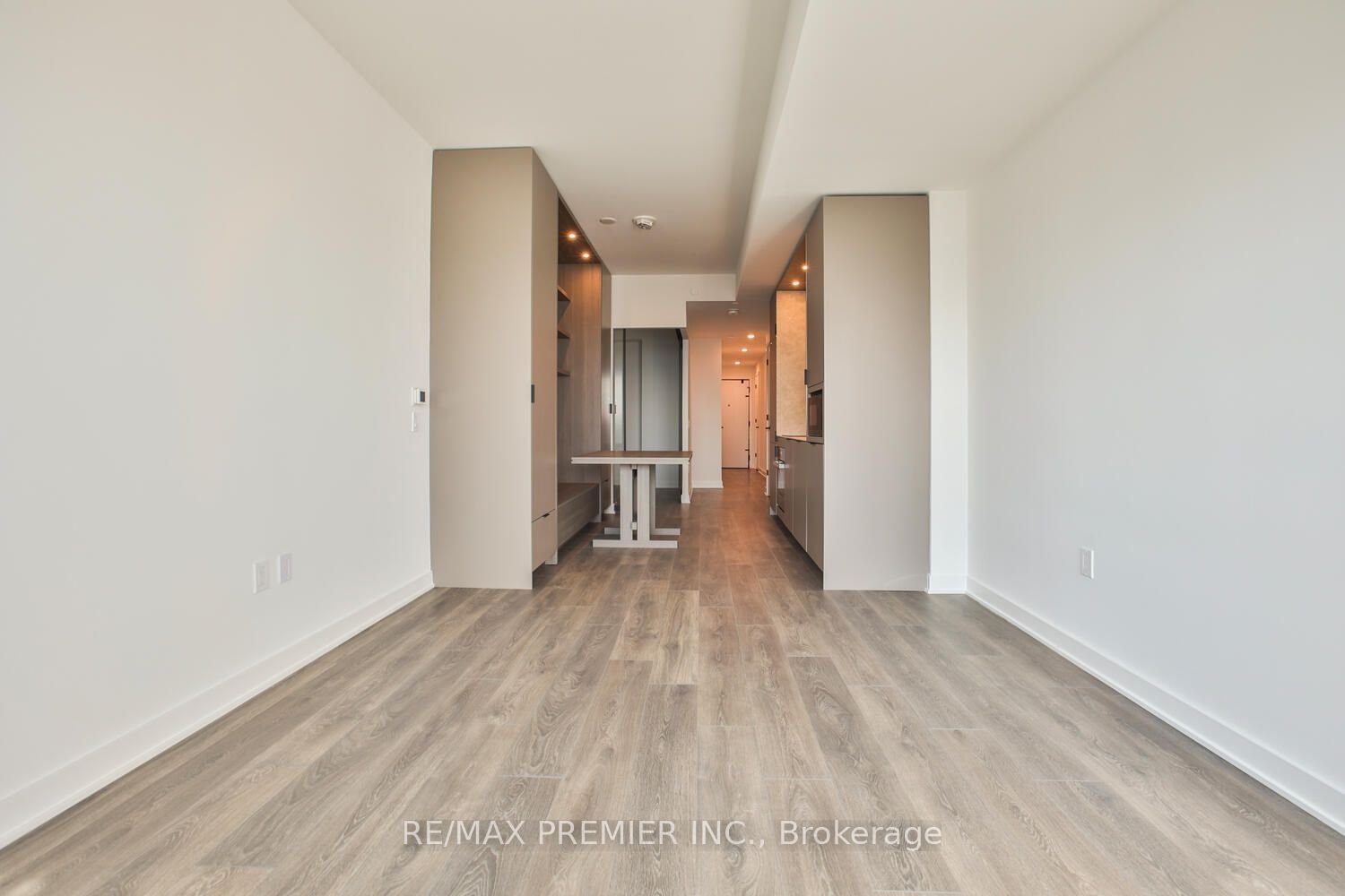 55 Charles St E, unit 4404 for rent