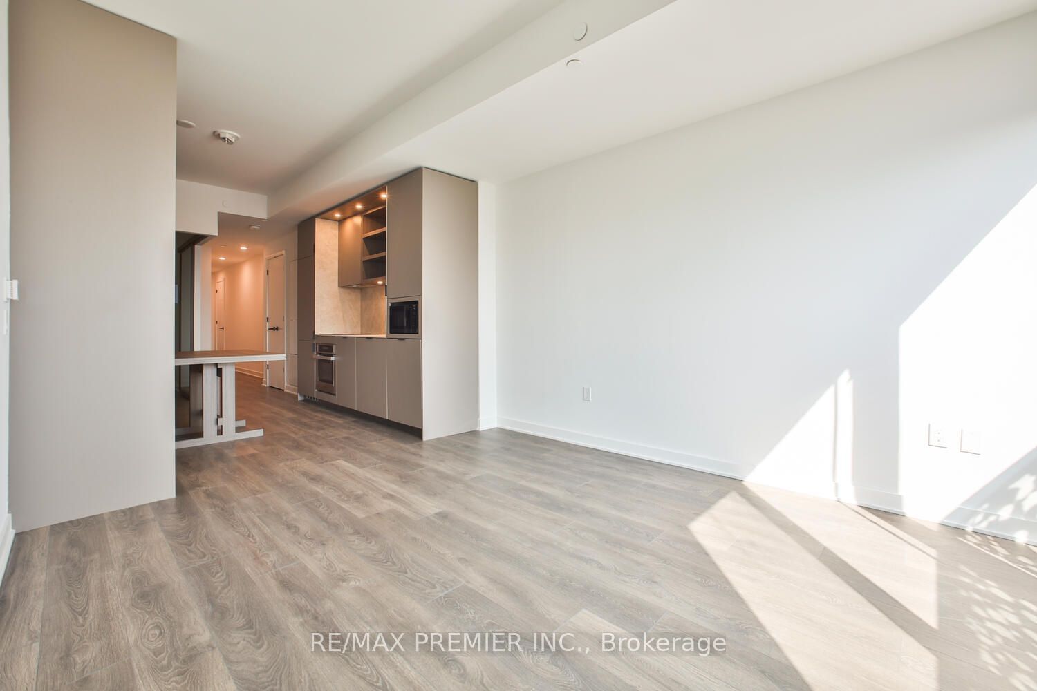 55 Charles St E, unit 4404 for rent