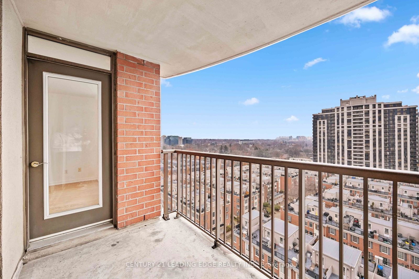 55 Harrison Garden Blvd, unit LPH11 for sale