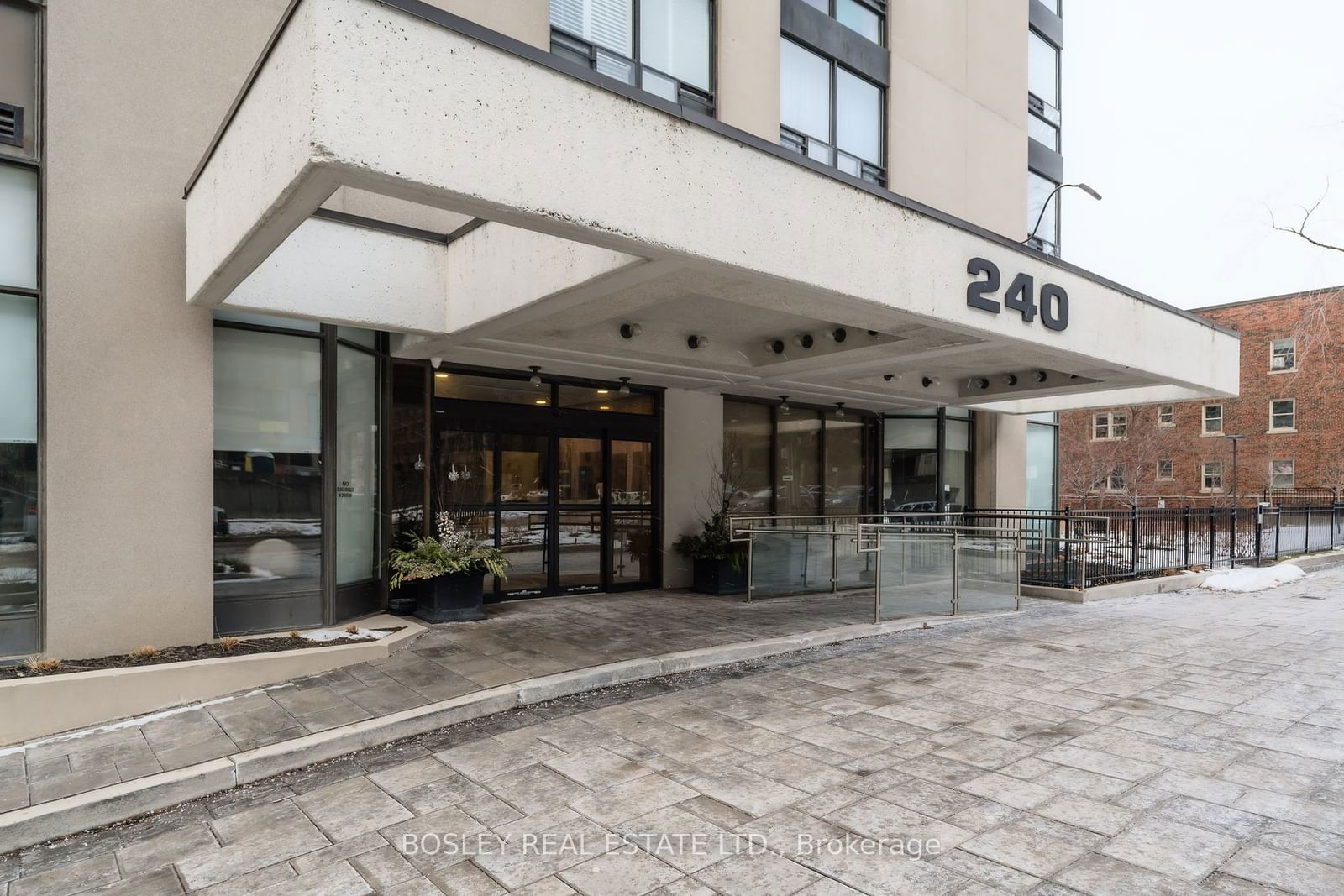 240 Heath St W, unit 1403 for sale