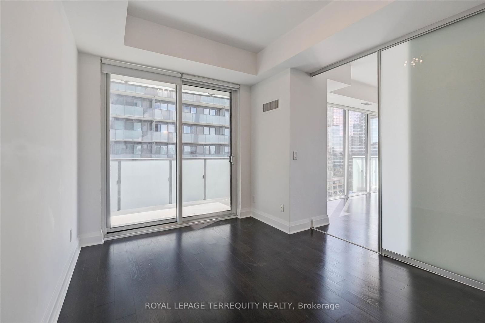 65 St. Mary St, unit 902 for rent