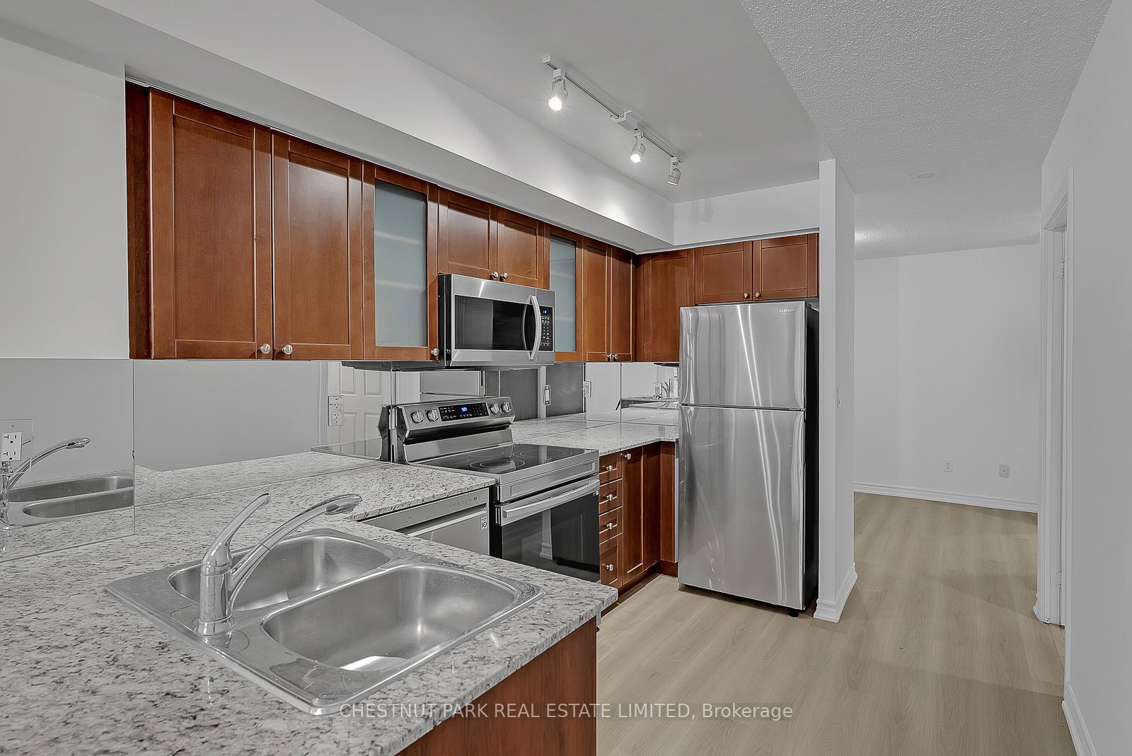 761 Bay St, unit 1503 for rent