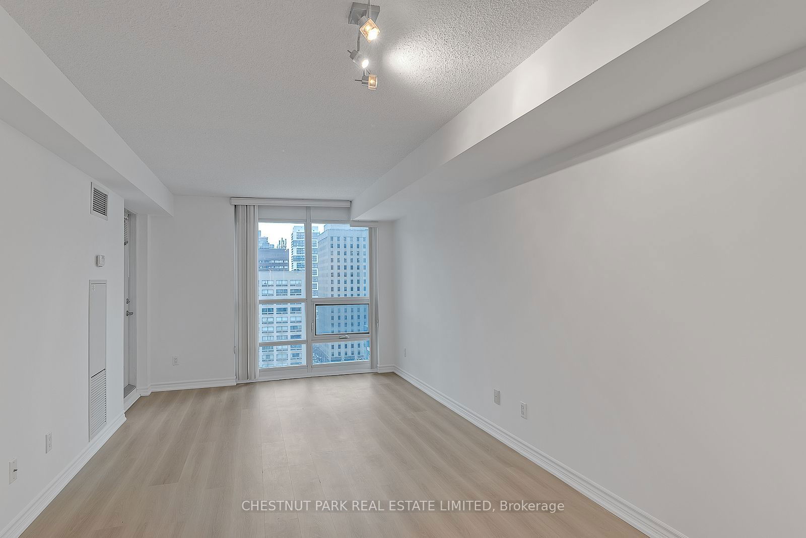 761 Bay St, unit 1503 for rent