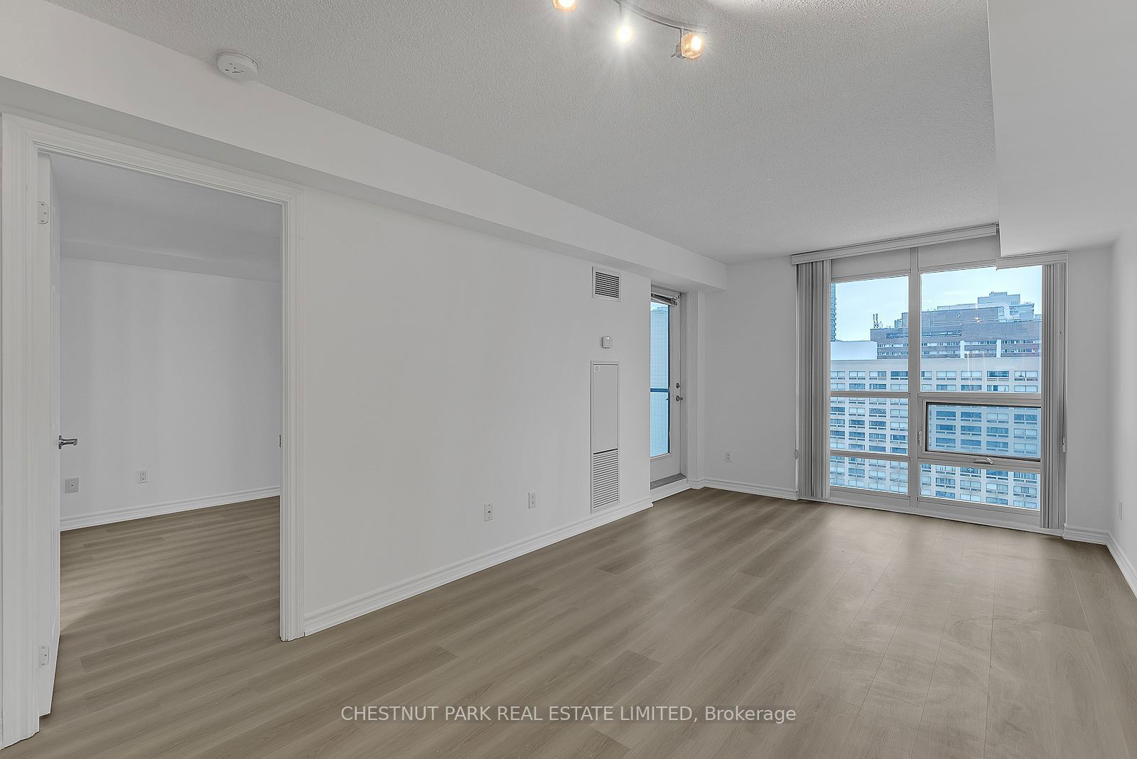 761 Bay St, unit 1503 for rent