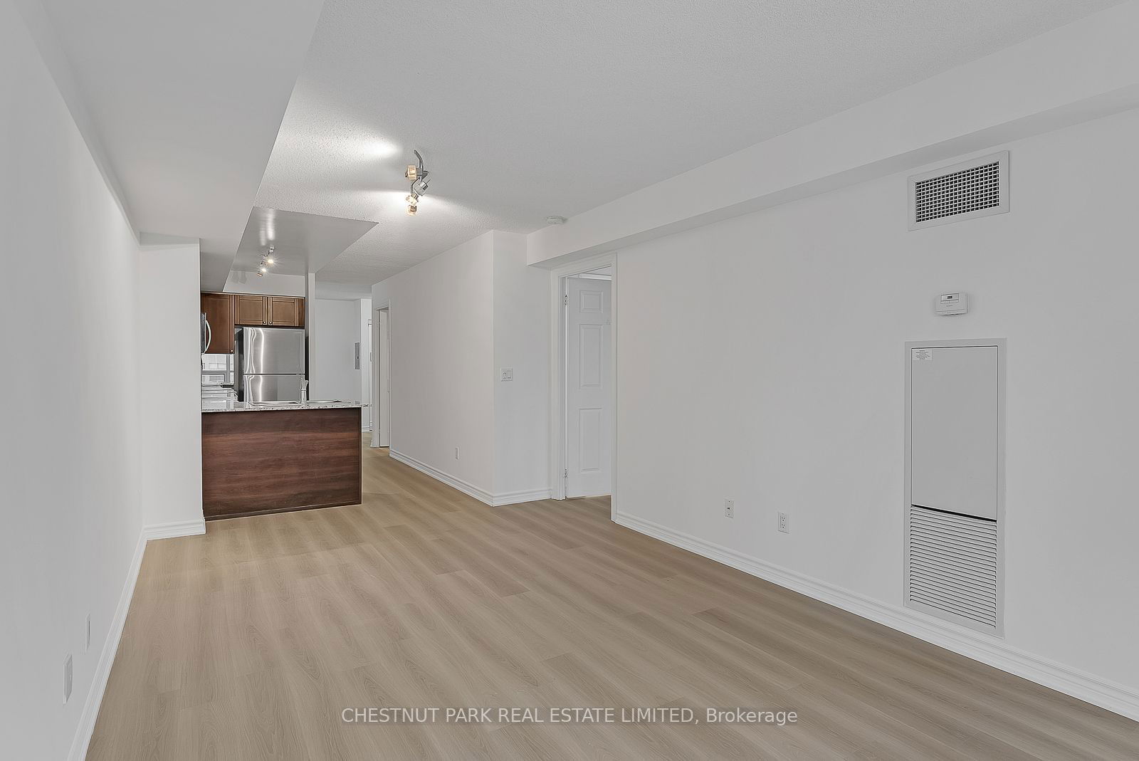 761 Bay St, unit 1503 for rent