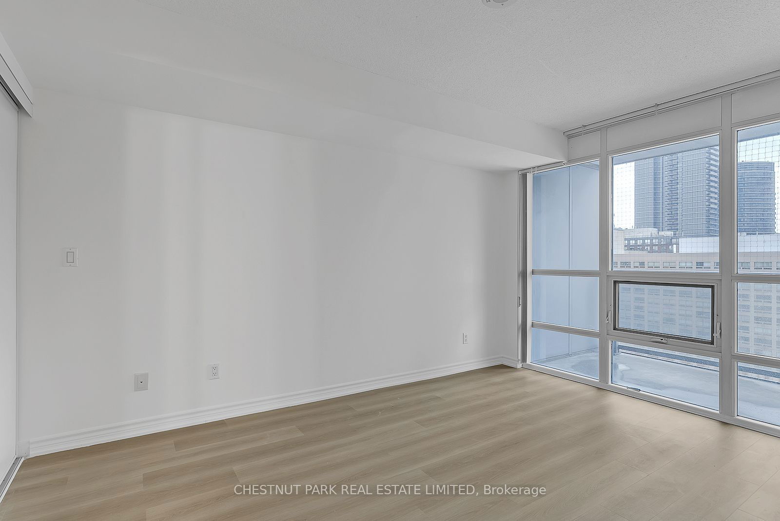 761 Bay St, unit 1503 for rent