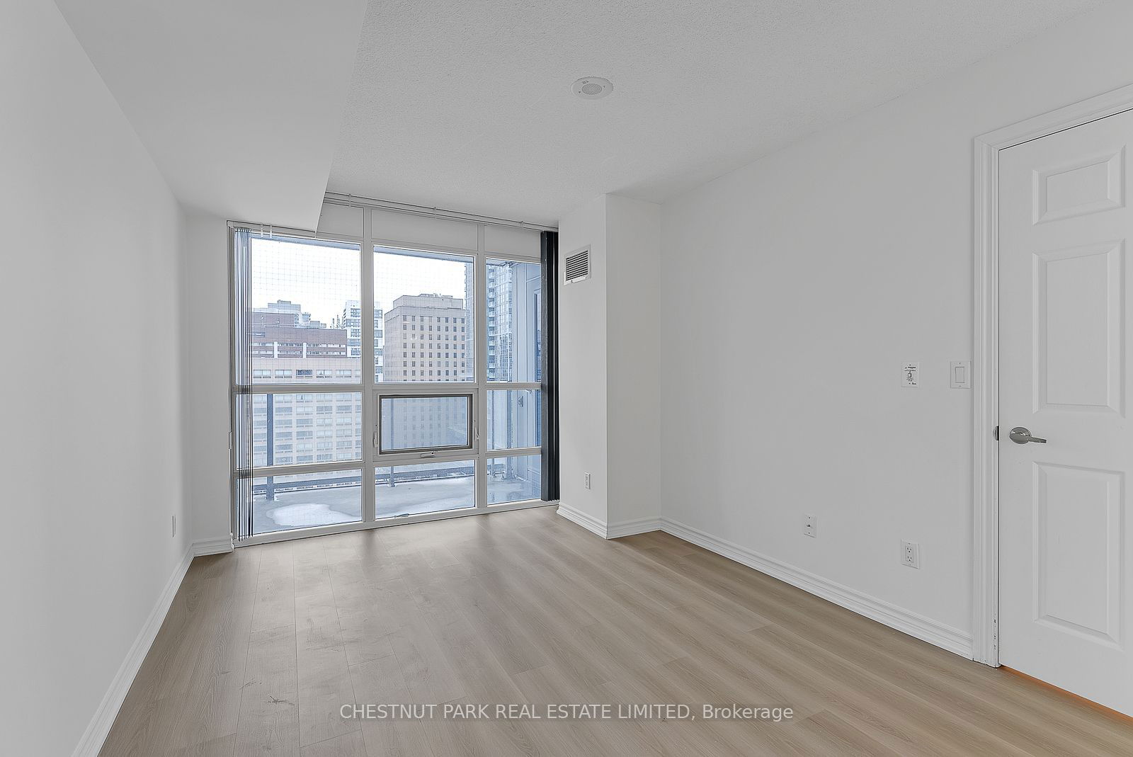 761 Bay St, unit 1503 for rent